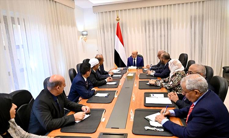 رئيس مجلس القيادة: نقف اليوم على قاعدة راسخة من التفاهم والتكامل
