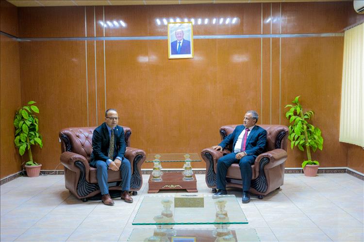 جامعة عدن والمفوضية السامية للأمم المتحدة لشؤون اللاجئين تبحثان تعزيز التعاون المشترك