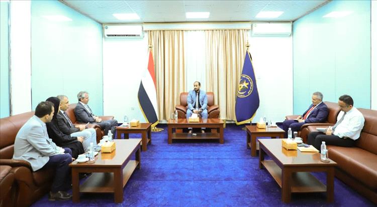 الأمين العام يبحث مع اللجنة الدولية للصليب الأحمر جهودها الإغاثية والانسانية في محافظات الجنوب