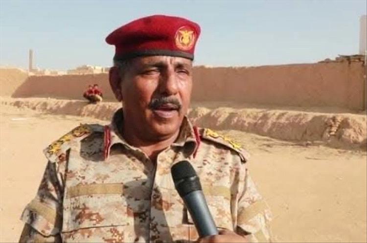 مصدر :  اللواء محمد عمر اليميني يصل إلى عدن برفقة الرئيس العليمي