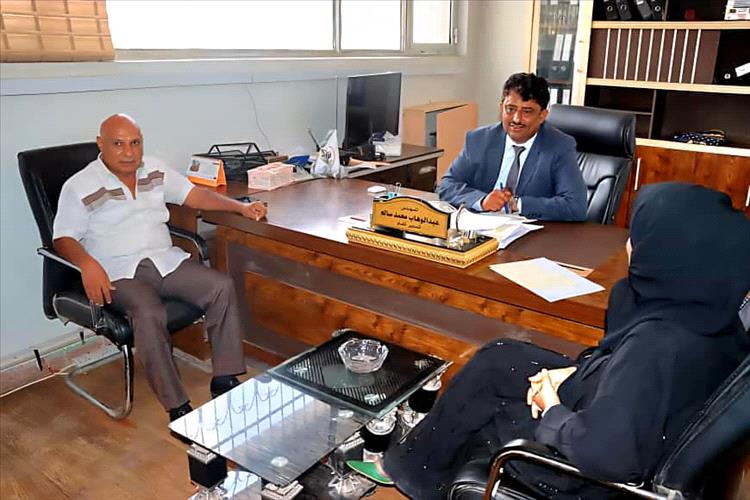 نائب رئيس هيئة النقل البري يتفقد العمل بفرع الهيئة بعدن