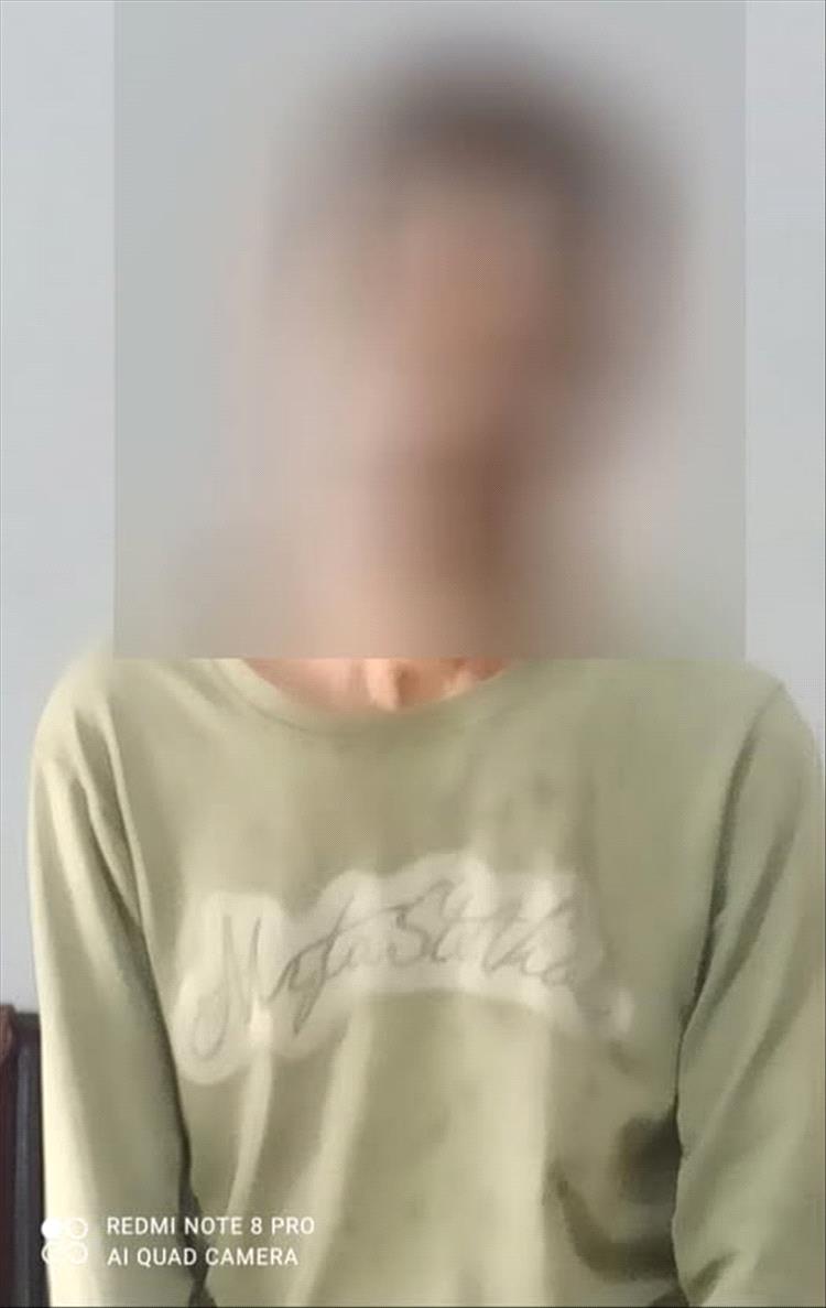أمن عدن يضبط أحد أخطر سارقي محتويات المركبات متلبساً