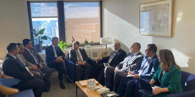 لقاءات يمنية في واشنطن لاستجلاب المزيد من الدعم الاقتصادي