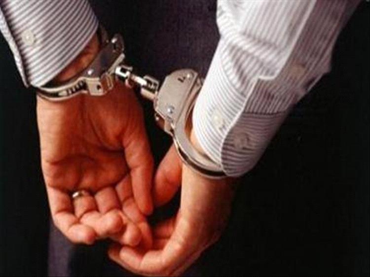 شرطة المكلا تلقي القبض على متهم بالاعتداء على عمال مؤسسة عامة
