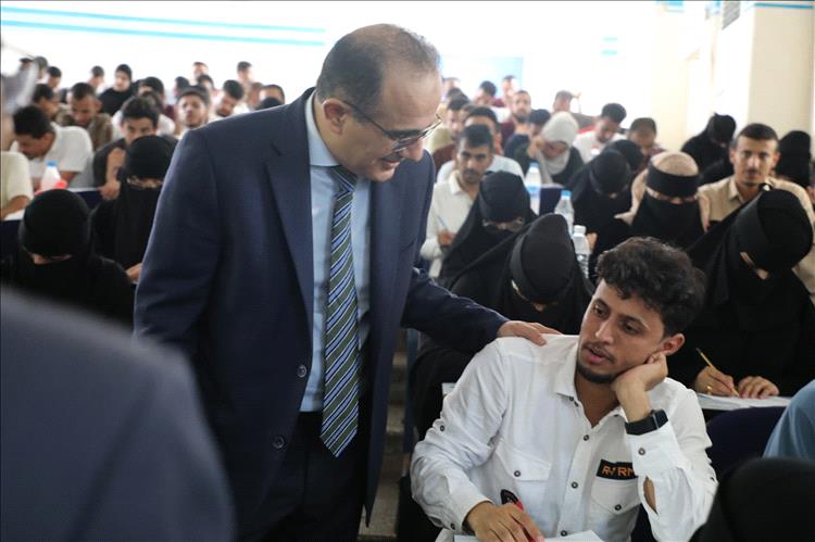 انطلاق امتحانات الكفاءة في دورتها الثالثة بحضور وزير الصحة ورئيس جامعة عدن