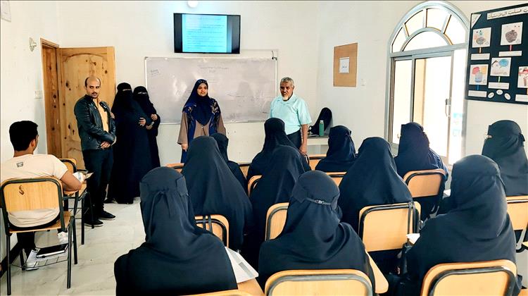 معهد الشحر العالي للعلوم الصحية يستقبل وفد وزارة الصحة لبحث الخطط التعليمية في تأهيل كوادرها
