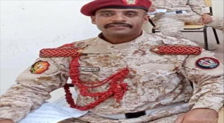 حادث مروّع في الضالع يودي بحياة النقيب نزيه مثنى ووالده على طريق سناح