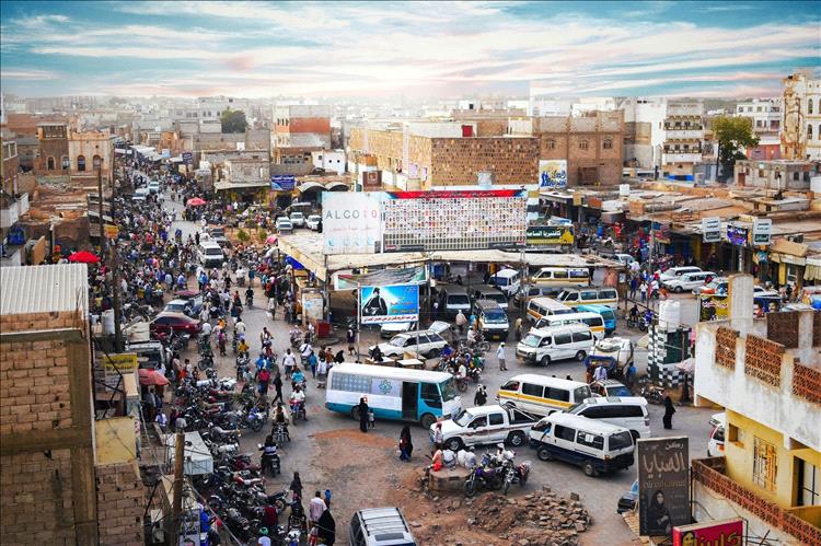 خلافات أسرية تدفع شابًا للان، تحار في لحج