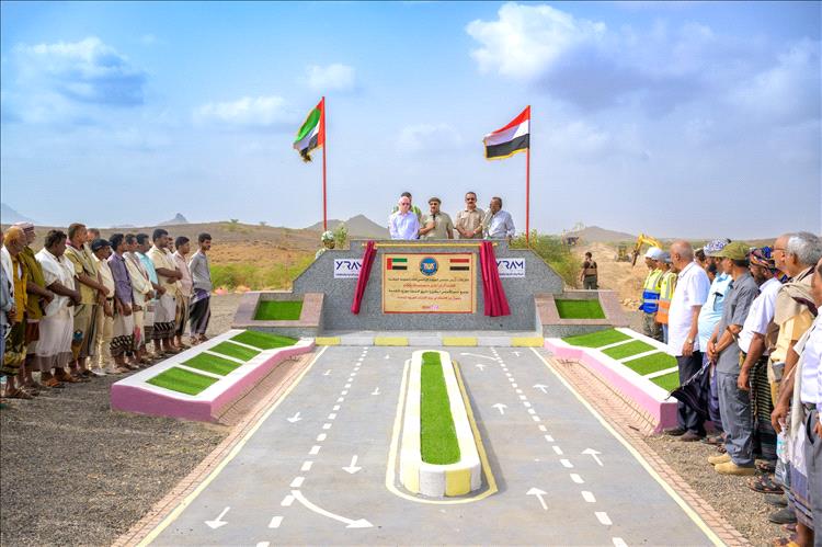 طارق صالح يقود نهضة تنموية في الساحل الغربي عبر مشاريع استراتيجية في البر والبحر