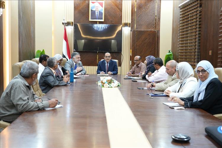 وزير الصحة يترأس اجتماعاً لفريق فني تخصصي لمناقشة تقييم مشروع صحة سقطرى