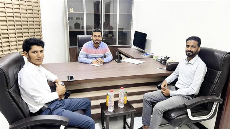 رئيس مؤسسة شروين للتنمية الإنسانية يستقبل رئيس اتحاد طلاب حضرموت في محافظة عدن