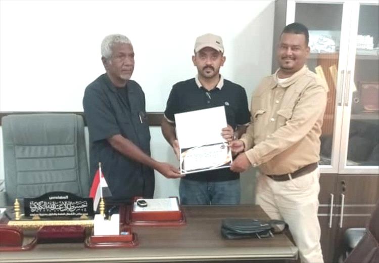 منتدى أصدقاء الإعلاميين والصحفيين.. يشيد بجهود مكتب الأشغال العامة والطرق بسيئون