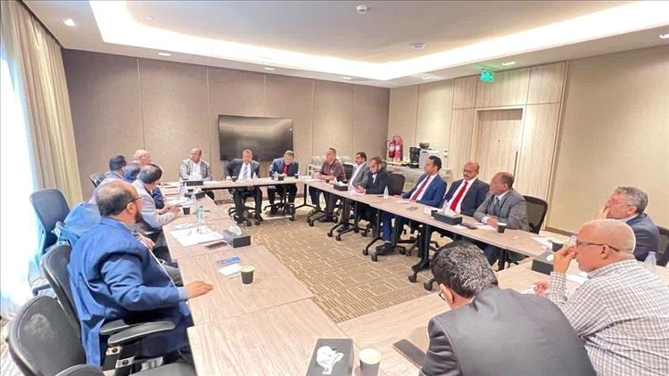 المجلس الأعلى للتكتل الوطني يعقد اجتماعًا استثنائيًا برئاسة بن دغر ويطالب بتوحيد القرار في عدن وإنقاذ الاقتصاد