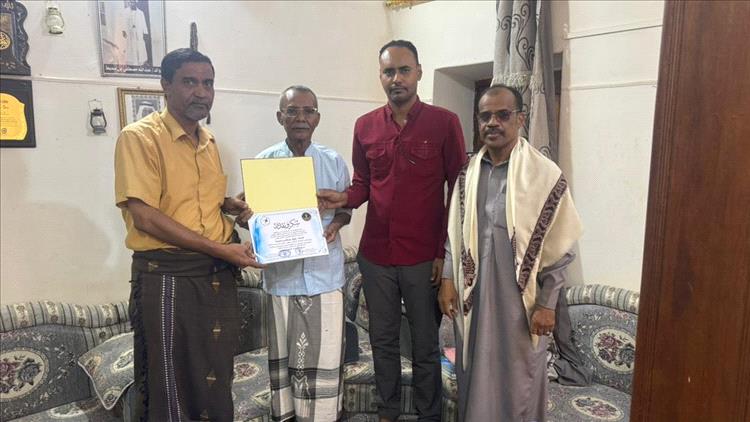 الهيئة التنفيذية المساعدة ونقابة الصحفيين الجنوبيين تكرّمان إعلاميين بارزين بوادي حضرموت تقديراً لعطائهما المهني
