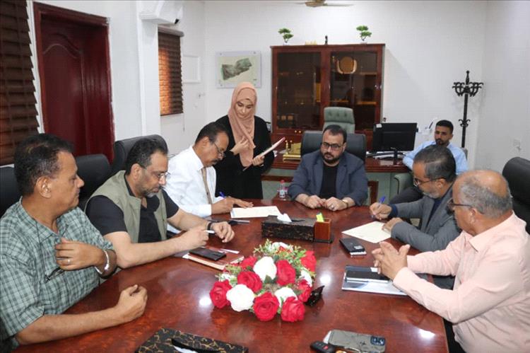 توقيع عقد خدمات الرعاية الصحية لموظفي صندوق صيانة الطرق والجسور  ومعالوهم بعدن