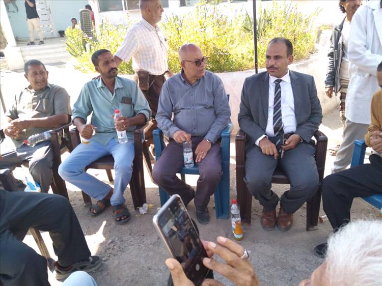 وزارة الزراعة والري توزع أغنامًا للأسر الأشد فقرًا في عدن بتمويل من منظمة "سماريتان بيرس"