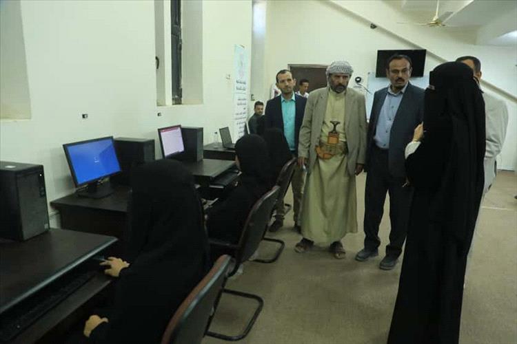وكيل مأرب يدشن برنامج تدريبي في الرخصة الدولية لقيادة الحاسوب لـ 80 شاباً وشابة