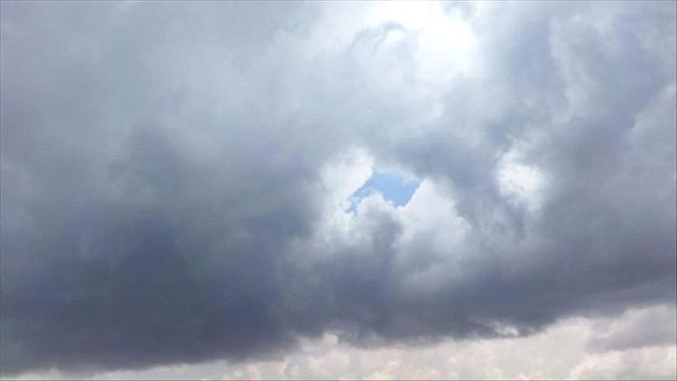 توقعات بطقس معتدل وأمطار متفرقة على السواحل الشرقية وسقطرى