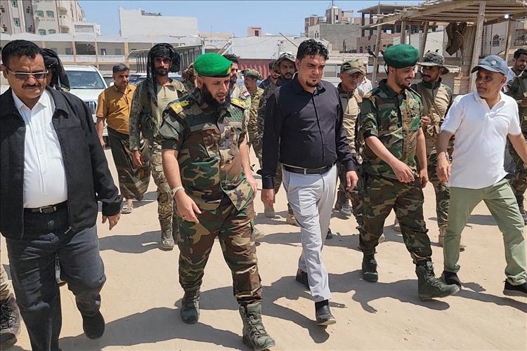 الداؤودي" و"الحسيني" يشيدان بجهود وحدة التدخل بمشكلات الأراضي في حماية الممتلكات العامة والخاصة بعدن