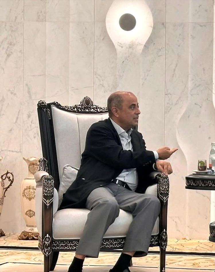 صحفي يدعو بن بريك ليكون "رجل المرحلة" ويصحح مسار مؤسسات الدولة