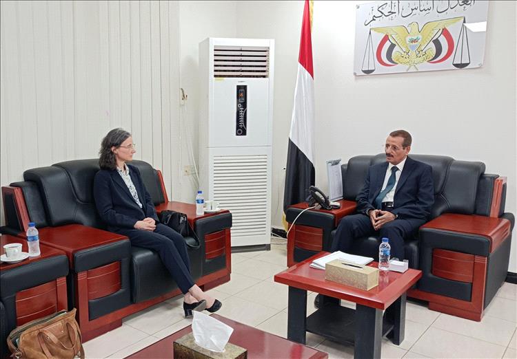 رئيس المحكمة العليا القاضي الدكتور علي الأعوش يلتقي السفيرة الفرنسية لدى بلادنا.