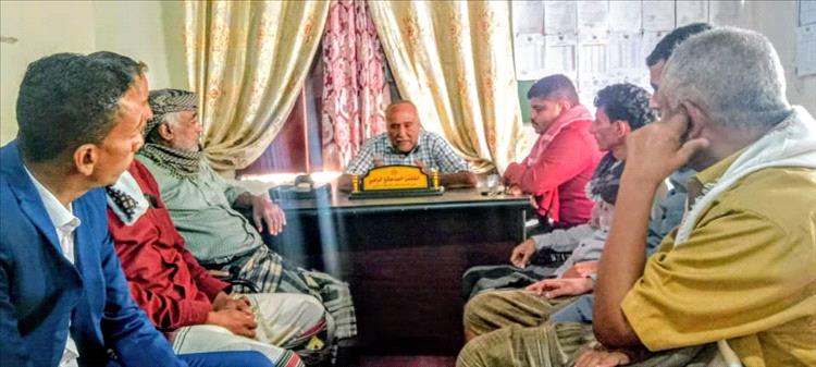 أبين .. الراعي يجتمع باعضاء الهيئة الإدارية المكلفة لإدارة نادي الفجر الجديد برأسة البلعيدي