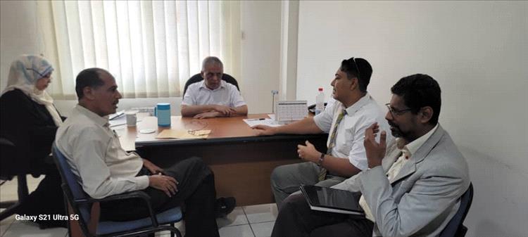 مدير مركز الدراسات بجامعة عدن يبحث مع الغرفة التجارية مجالات التعاون المشترك