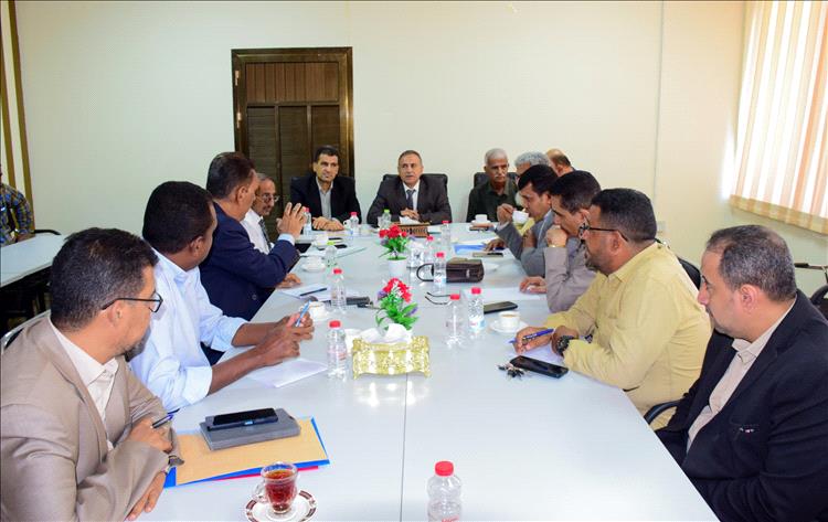 رئيس جامعة عدن يلتقي عمداء الكليات الموقعة على اتفاقيات الاعتماد الأكاديمي لمتابعة تنفيذ معايير الجودة