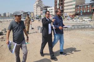 مدير عام المنصورة يدشن مشروع "إنشاء متنفس مثلث دوار السفينة بشارع التسعين"
