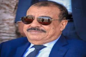 اللواء بن بريك يجري اتصالاً هاتفياً بالمنصب صالح باعلوي ويطلب وساطته لوحدة الصف الحضرمي