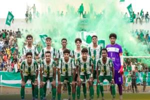 في دوري عدن الممتاز مباراة مجنونة الوحدة يطفي الشعلة بثلاثة أهداف مقابل هدفين