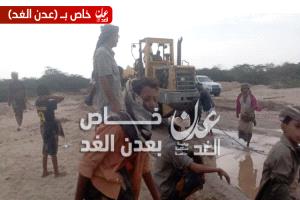 مدير عام مديرية أحور يتفقد أعمال فتح الخط في وادي أحور بعد السيول