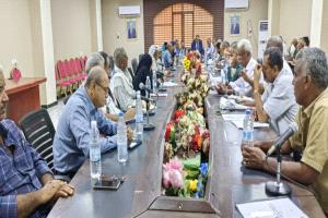المكتب التنفيذي بمحافظة لحج يعقد اجتماعه الدوري ويشدد على حماية الأراضي وتعزيز الاستثمار