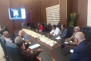 الوزير الوالي يترأس اجتماعا لمدراء مكاتب الخدمة المدنية والتأمينات في المحافظات المحررة عبر برنامح الزوم