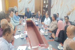 نائب محافظ عدن يترأس اجتماعا لمناقشة الاستعدادات لتدشين العمل بمشروع  الصرف الصحي  جولة القعيطي - العريش