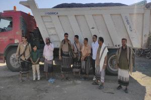 مدير عام مودية والأمين العام يدشنان أعمال سفلتة الطريق الرئيسي بالمديرية