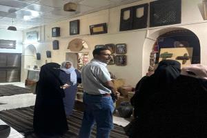 طالبات كلية الهندسة والحاسوب يشيدن بمتحف بيت المورث الشعبي للسيدة نجلاء شمسان