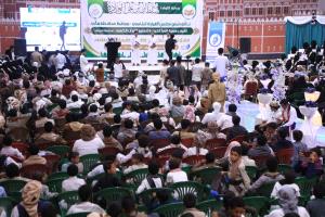 تكريم 99 حافظاً وحافظة للقرآن الكريم في مأرب