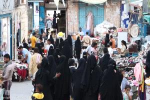 نشرة أممية: الريال اليمني يتحسّن وأسعار الغذاء تتراجع لكن الأزمة الإنسانية تتفاقم