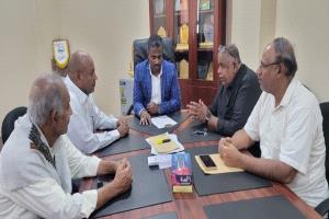 محافظ حضرموت يزور مستشفى بضه بوادي دوعن ويشيد بمستوى الخدمات الطبية المقدمة