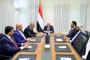 مجلس القيادة الرئاسي يؤكد التزامه بالشراكة الوطنية وتوحيد الصف لإسقاط الانقلاب الحوثي