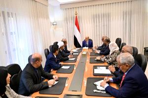 رئيس مجلس القيادة: نقف اليوم على قاعدة راسخة من التفاهم والتكامل