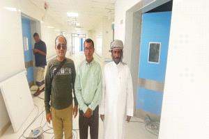 الوكيل قويزان وبلحاف يطلعان على أعمال تأهيل مستشفى الغيضة في لمساته الأخيرة