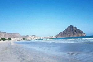 الأرصاد تتوقّع استمرار الأمطار بأجزاء من المناطق الساحلية والجبلية والطقس حار بالسواحل والصحاري وبارد بالمرتفعات
