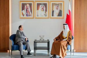 وزير المواصلات البحريني يبحث مع سفير بلادنا استئناف رحلات الخطوط اليمنية إلى المنامة