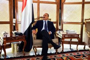 اليمن بلا قائد بعد صالح.. ماجد الداعري يصف المشهد بالتيتم السياسي