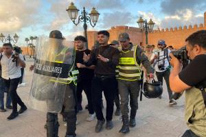 أعمال عنف في احتجاجات الشبان بالمغرب ومقتل شخصين
