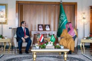 وزير الداخلية لـ«عكاظ»: التنسيق الأمني مع السعودية في أعلى مستوياته