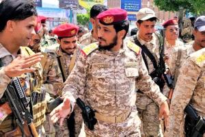 رواية مغايرة : عاجل: مصادر محلية تتحدث عن استهداف موكب العميد عدنان رزيق بطائرة مسيّرة في تعز