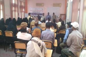 مدير عام مكتب الصحة بلحج يختتم الدورة التدريبية لمقدمي خدمات التحصين ونظام البيانات الإلكتروني